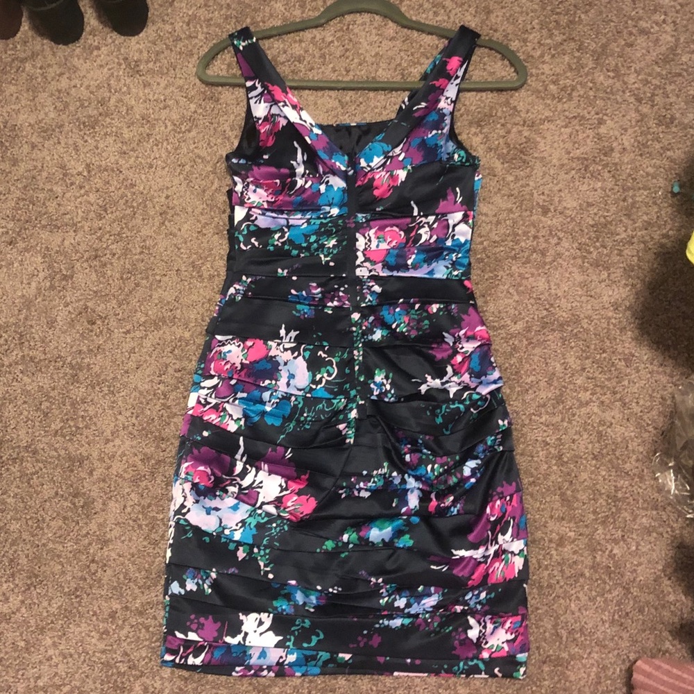 Express Floral Ruched Dress - Picture 2 of 4